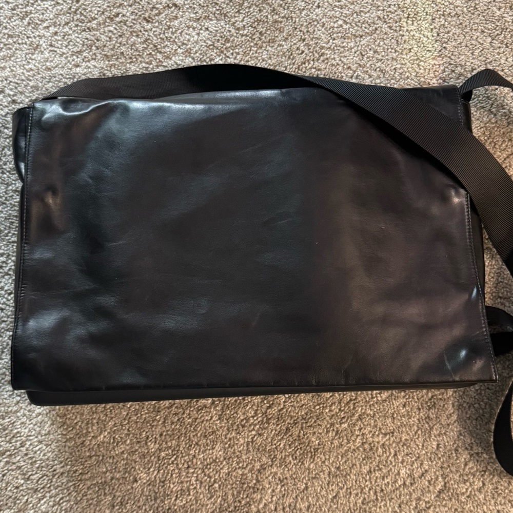 Moleskine Classic Men's Messenger Bag